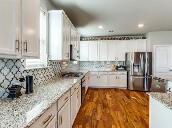 905 Bird Creek Dr, Little Elm, TX 75068