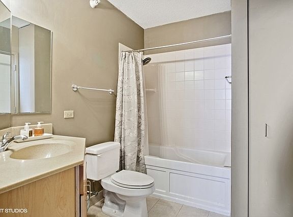 5th image of 222 N Columbus Dr APT 2601