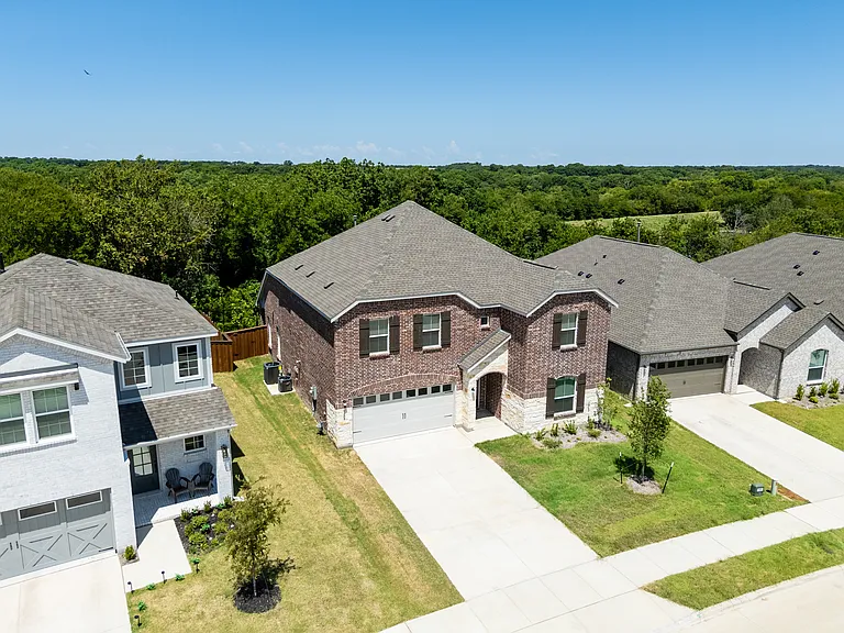 1209 Misty Brook Dr — Photo 3