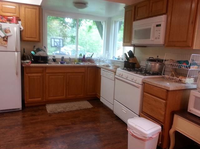 2nd image of 870 Sims Ave