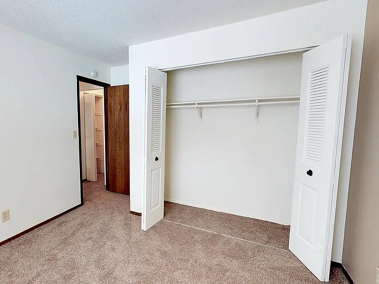 Winchester Apartments & Townhomes — Photo 8
