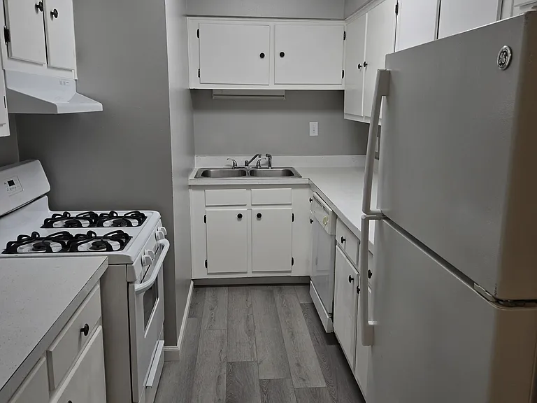 750 Maple St #11A — Photo 3