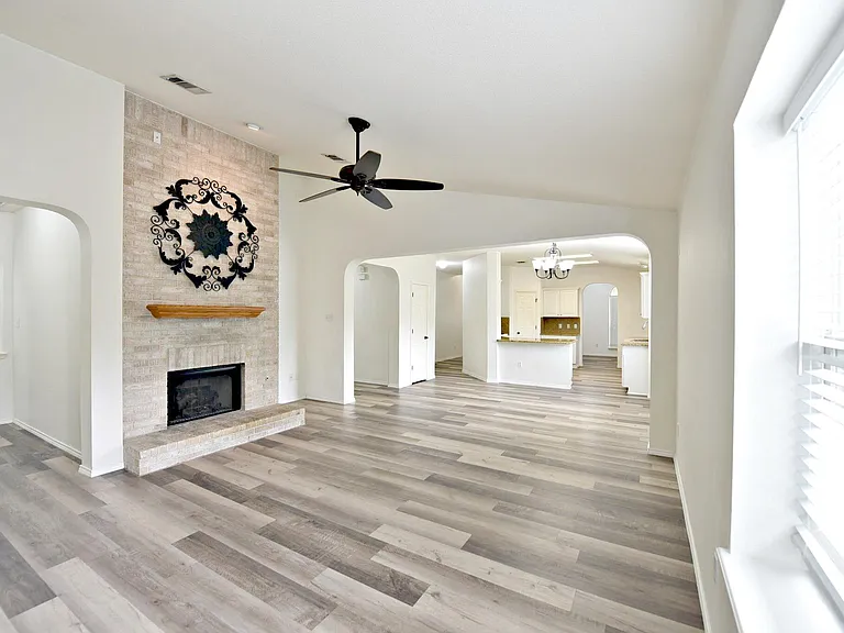 16504 Castletroy Dr — Photo 9
