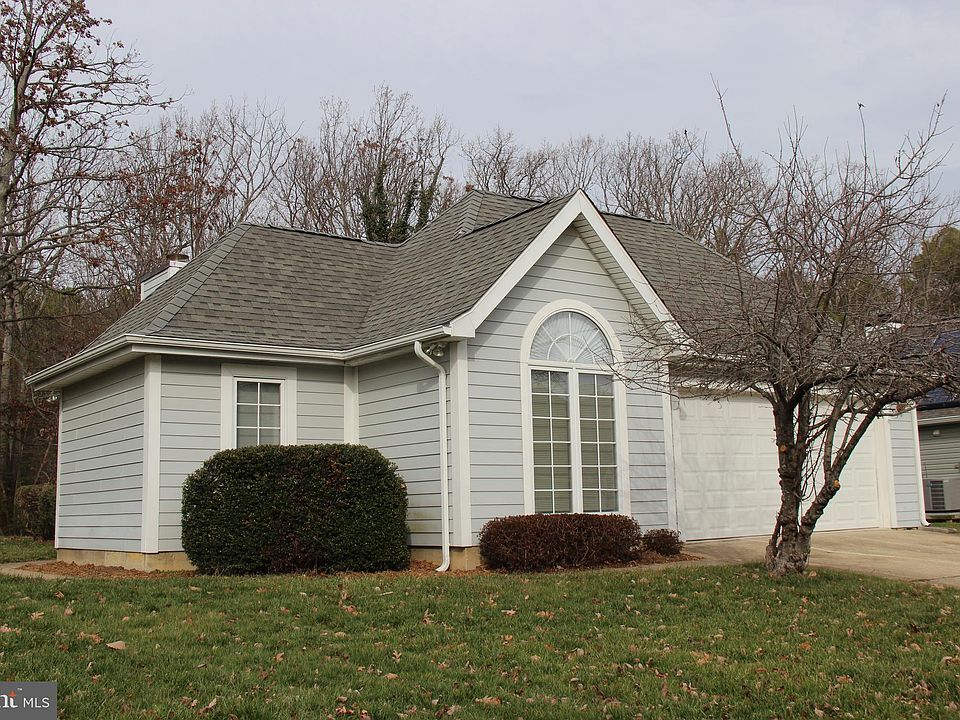 1st image of 48070 Mayflower Dr