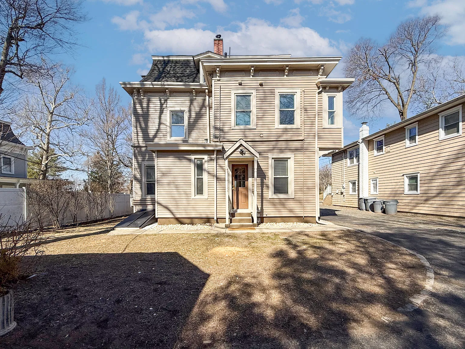 36 Kent Place Blvd — Photo 2