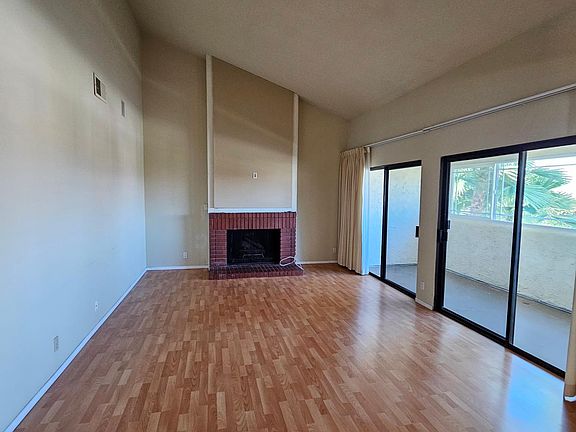 3rd image of 3018 Oakwood Ln