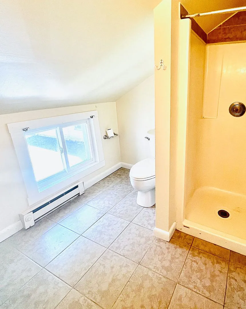 3 Bed, 1.5 Bath (329 North Street) — Photo 3