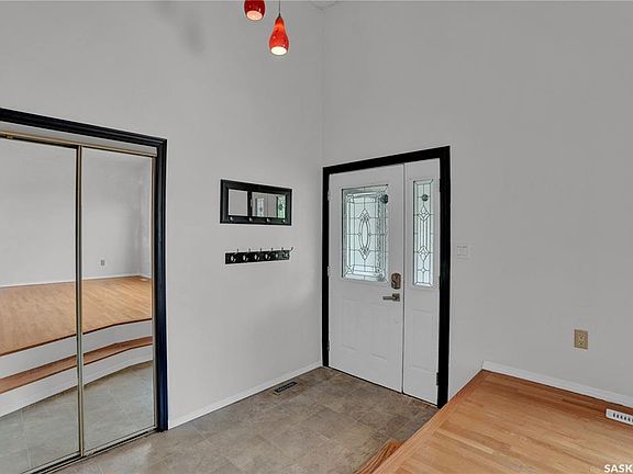2nd image of 302 Doiron ROAD N