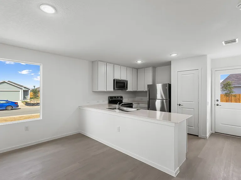 1003 Beck Ter — Photo 10