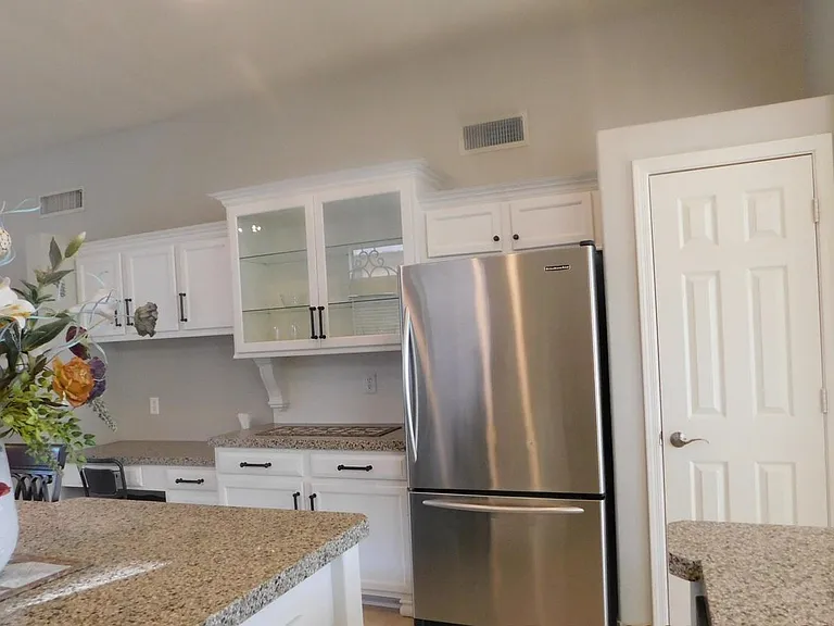 2075 W Riverside St — Photo 14