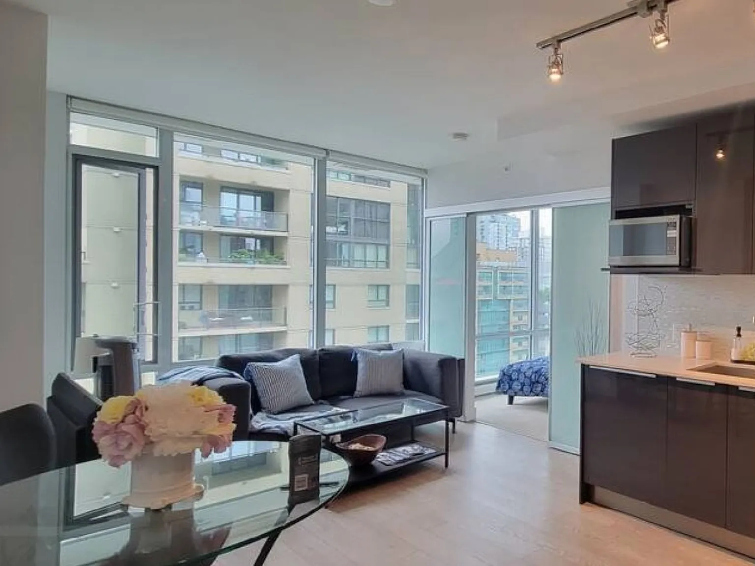 1 bed, 450 sqft, $2,600 — Photo 2