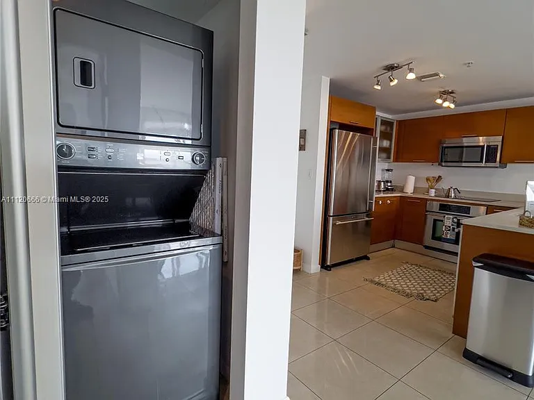 3250 NE 1st Ave #708 — Photo 8