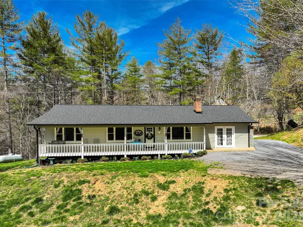 101 Hunters Ridge Rd, Burnsville, NC 28714