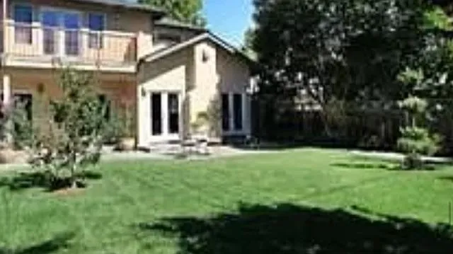 3388 Bryant St — Photo 17