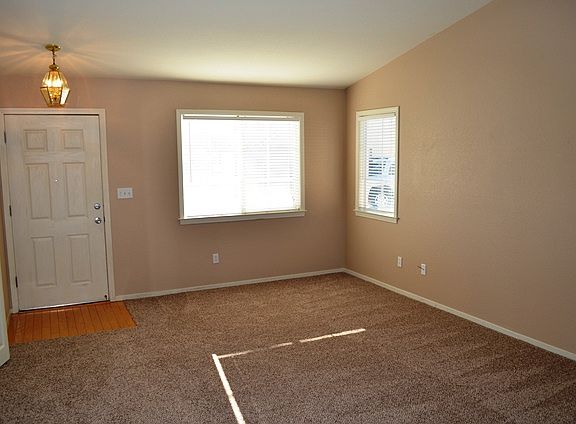 5th image of 4048 Pelican Ct