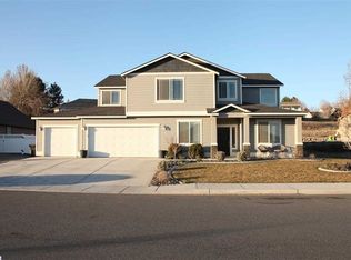 4605 Bermuda Dunes Dr, Pasco, WA 99301