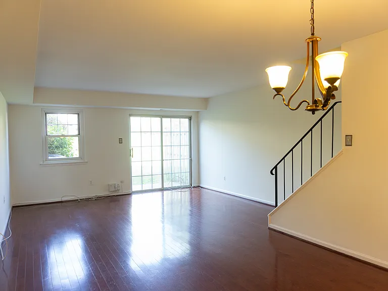 37 Winston Ct #37 — Photo 6