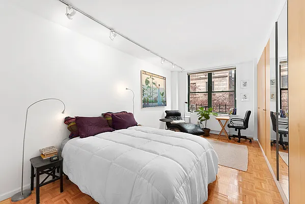 Rented by Compass | media 9