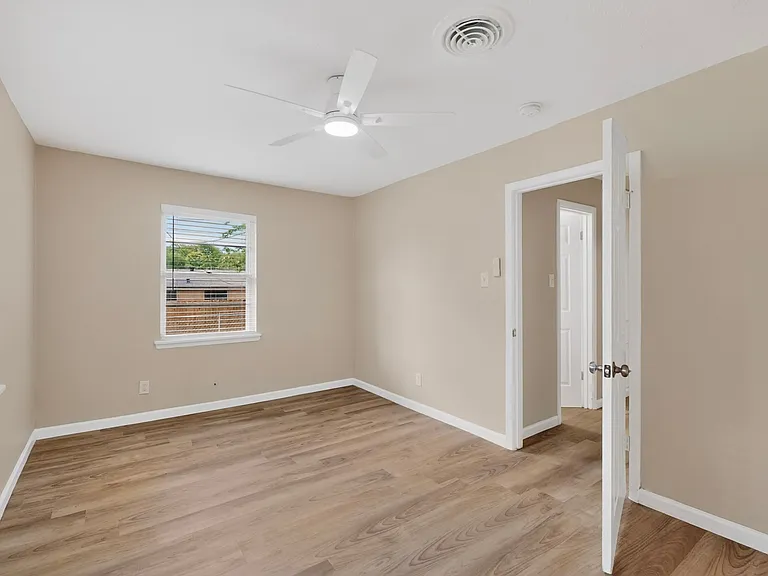 1016 Sproles Dr — Photo 23