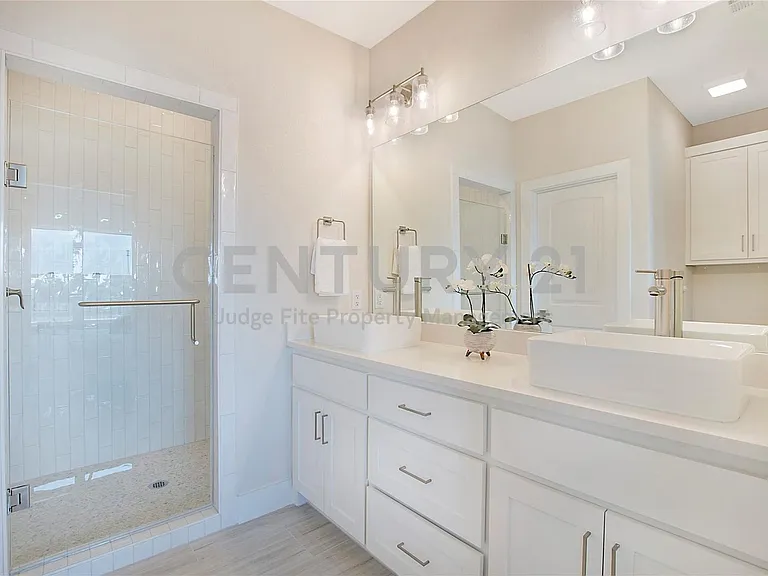 1319 W Main St #17 — Photo 8