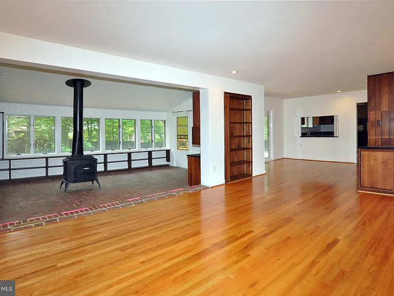 7024 Richard Dr — Photo 5