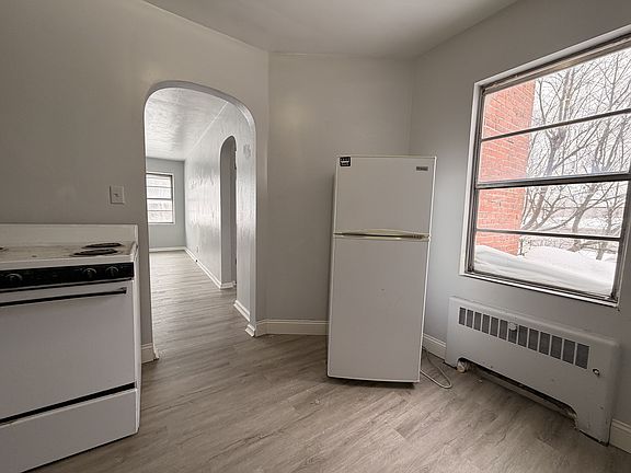 3rd image of 417 N Dixie Way #4