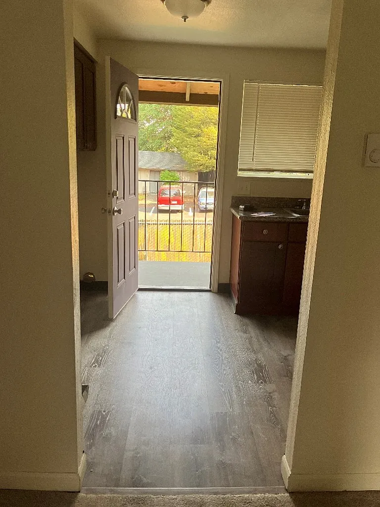 2 bed, 800 sqft, $1,325 — Photo 3
