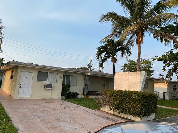 2nd image of 717 NE 10th St APT C