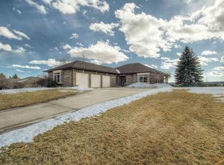 5019 Carriage Hills Dr, Rapid City, SD 57702