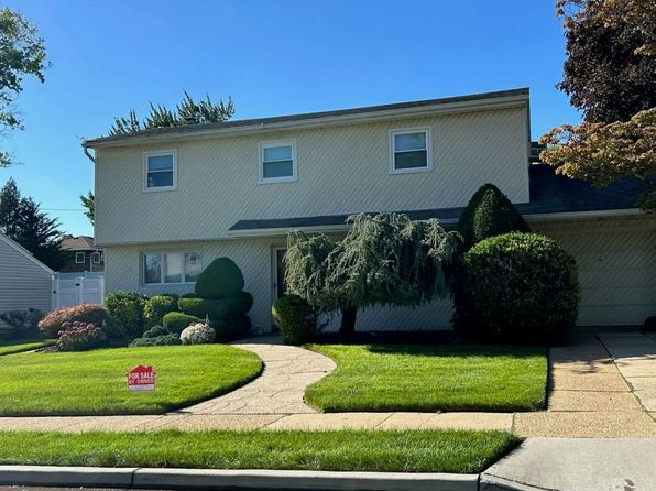 53 Crescent Dr