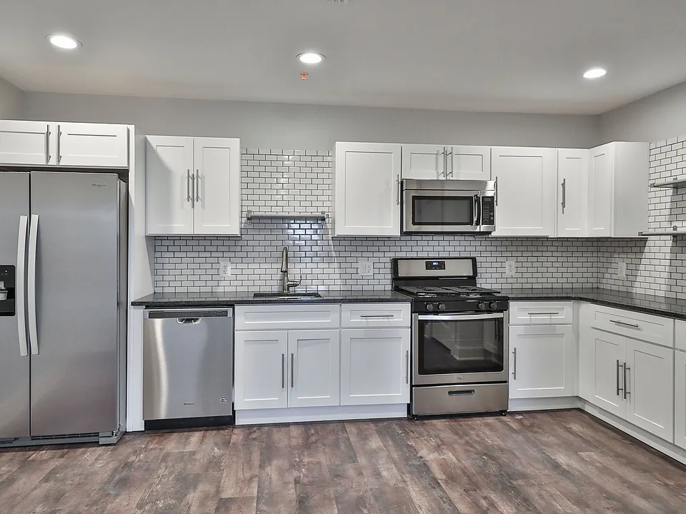 1320 N Franklin St #2