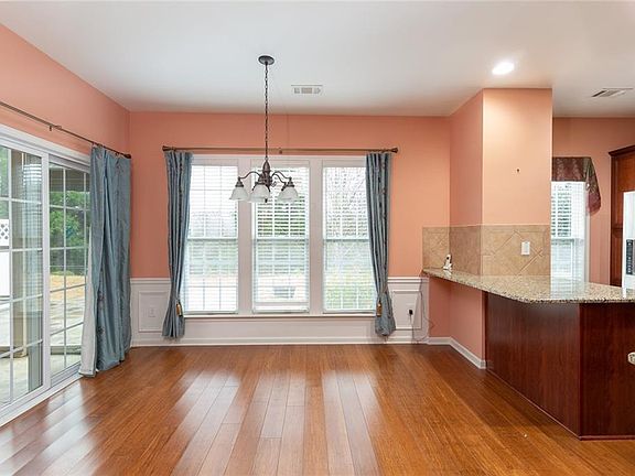 4th image of 6110 Longleaf Dr #4