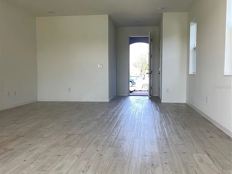 9581 Sandy Bluffs Cir — Photo 3