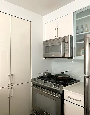 Rented by Dynamik Realty | media 26