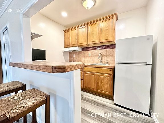 3rd image of 3776 Moore St