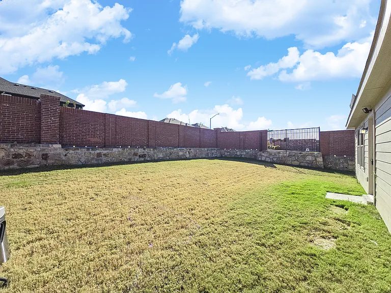 8665 Becker Ave — Photo 21
