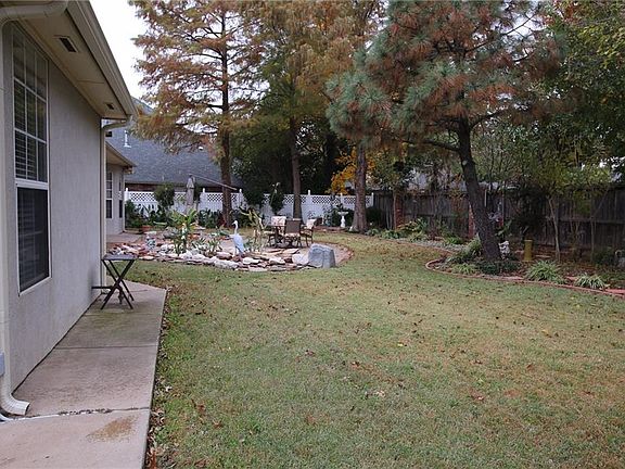 5th image of 2725 SW 124th Ter