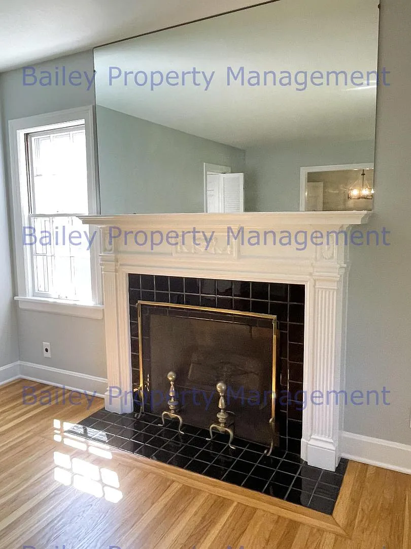 215 McCready Ave — Photo 3