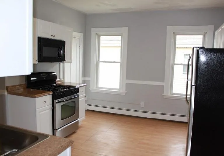 17 Ballard St #2 — Photo 5