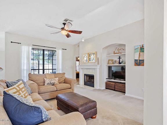 3rd image of 4351 Pebble Brook Dr