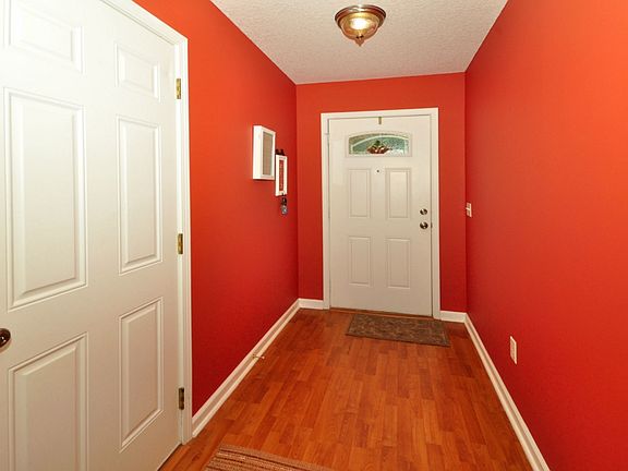 3rd image of 428 Cypress Ave
