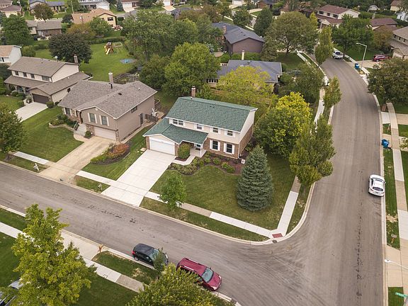 4th image of 566 Tarpon Ct