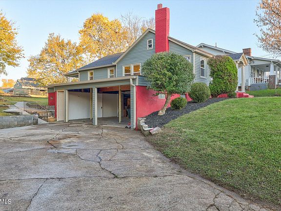 3rd image of 3110 NE Dempster St