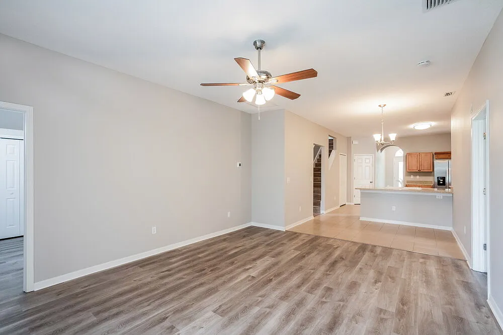 5 bed, 3.0 bath, 2390 sqft, $3,515 — Photo 4