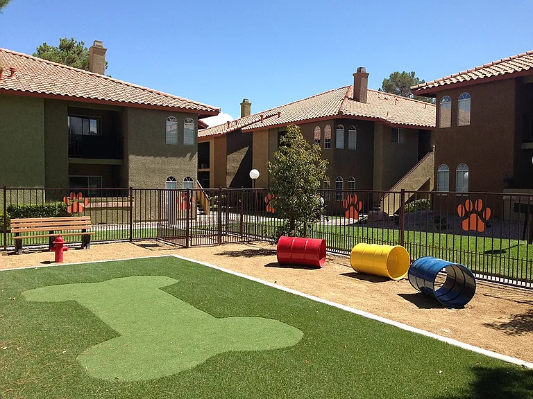 Breakers Apartments — Photo 15