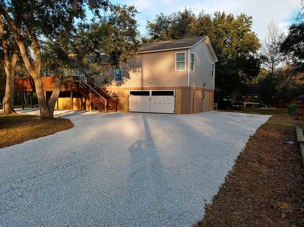 1516 Cook St, Ocean Springs, MS 39564