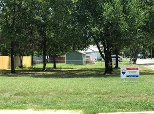 618 SE 2nd St, Grand Prairie, TX 75051