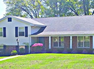 18 Media Dr, Saint Louis, MO 63146