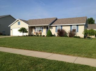 7570 Brewer Dr, Hudsonville, MI 49426