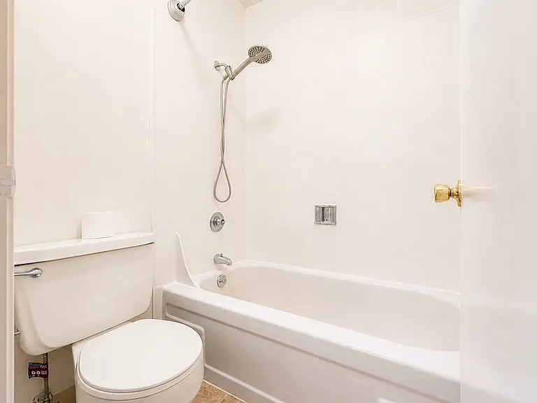 2540 College Ave — Photo 6